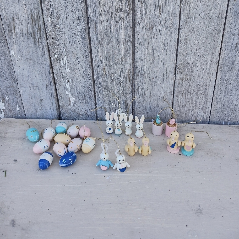 Painted Wood Wooden Easter‎ Spring 24 Mini Ornaments Bunny Eggs Chicks Lot